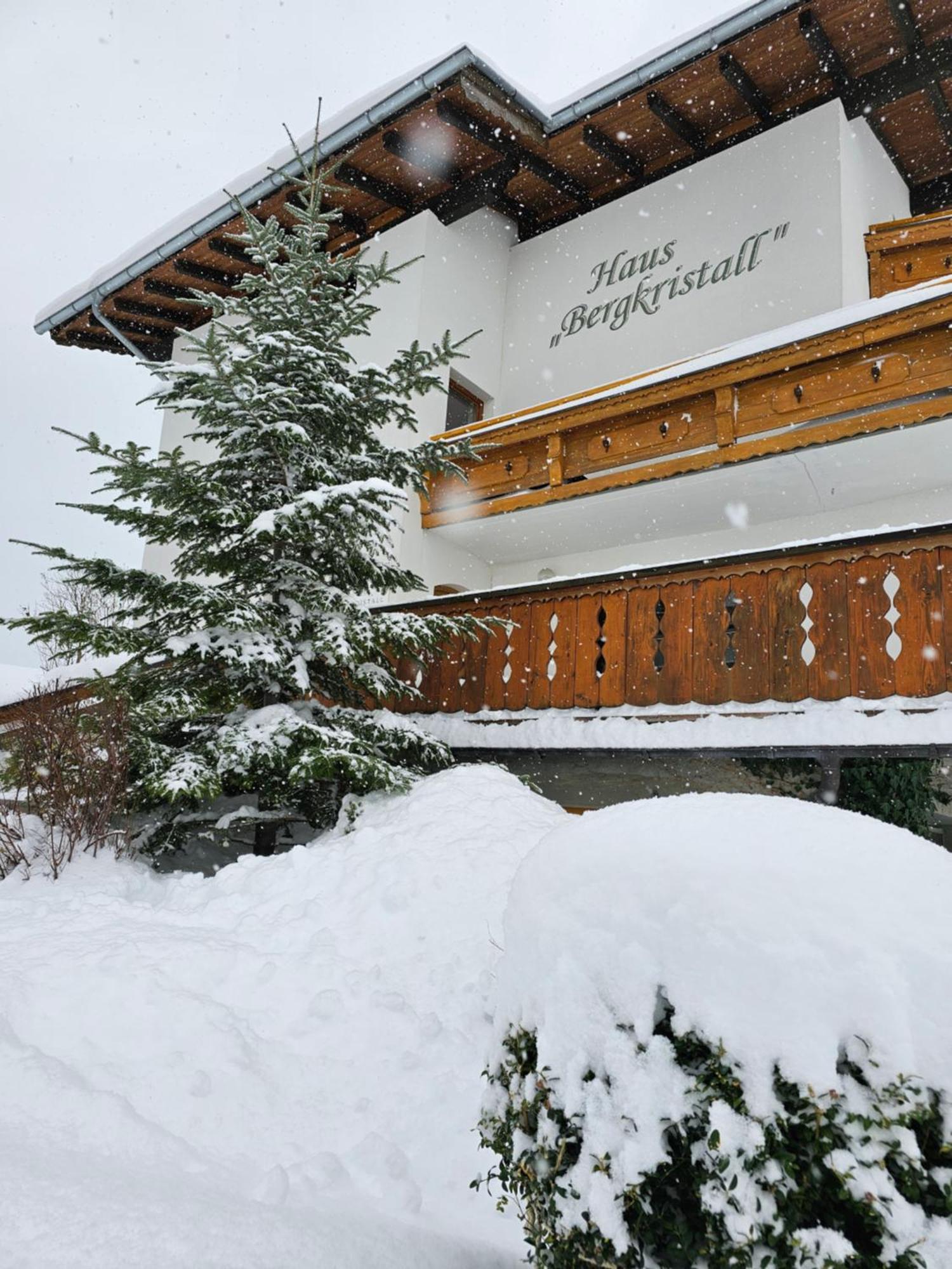 Haus Bergkristall Berwang Exterior foto