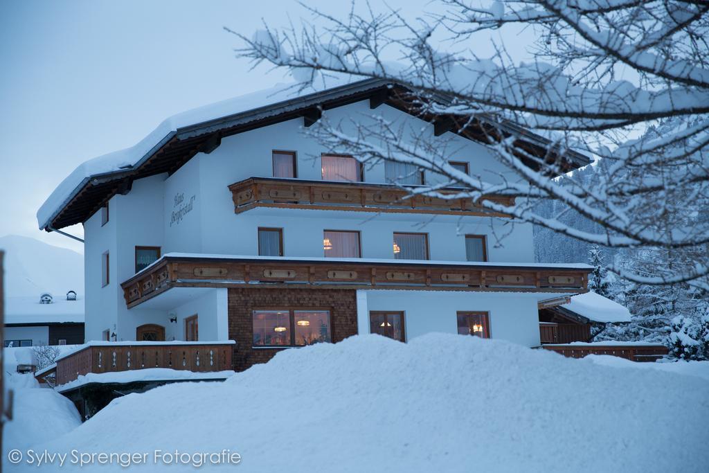 Haus Bergkristall Berwang Exterior foto